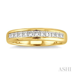 1/2 Ctw Princess Cut Diamond Band in 14K Yellow Gold