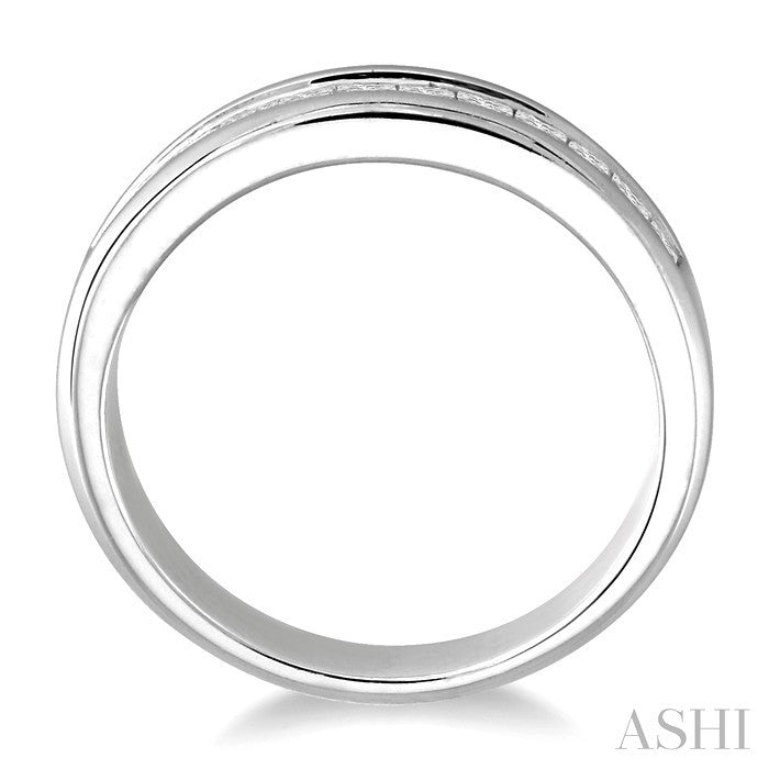 1/4 Ctw Princess Cut Diamond Wedding Band in 14K White Gold