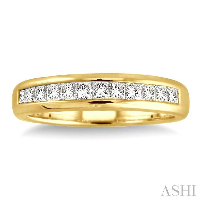 1/4 Ctw Princess Cut Diamond Band in 14K Yellow Gold