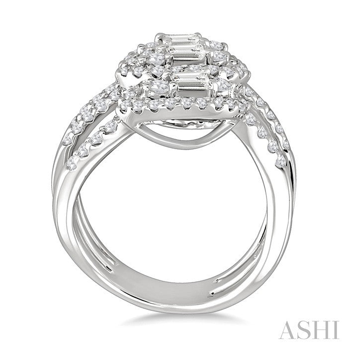 1 1/2 Ctw Round and Baguette Cut Diamond Fashion Ring in 18K White Gold