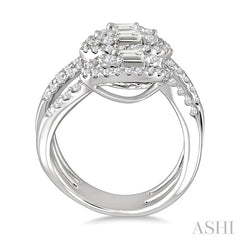 1 1/2 Ctw Round and Baguette Cut Diamond Fashion Ring in 18K White Gold