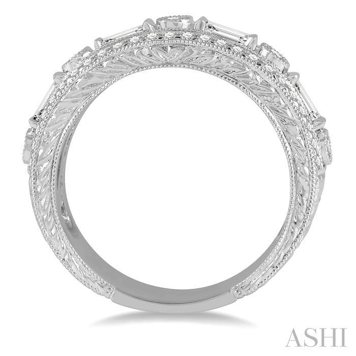3/4 ctw Diamond Fashion ring in 14K White Gold