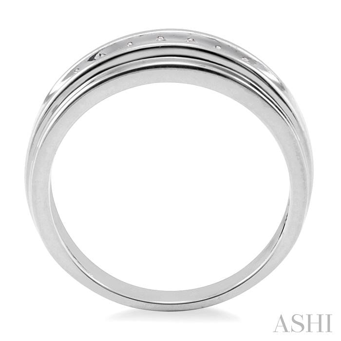 1/20 ctw Round Cut Diamond Women's Ring in 14K White Gold