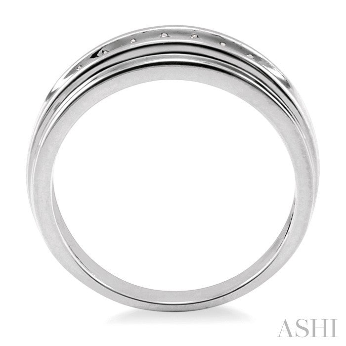 1/20 Ctw Round Cut Diamond Women's Ring in 14K White Gold