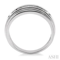 1/20 Ctw Round Cut Diamond Women's Ring in 14K White Gold