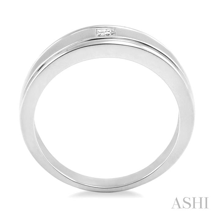 1/20 Ctw Princess Cut Diamond Women's Ring in 14K White Gold