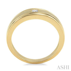 1/20 Ctw Princess Cut Diamond Women's Ring in 14K Yellow Gold