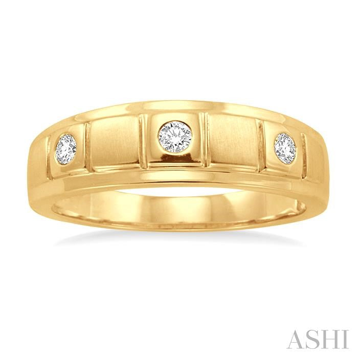 1/8 Ctw Round Cut Diamond Women's Ring in 14K Yellow Gold