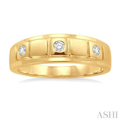1/8 Ctw Round Cut Diamond Women's Ring in 14K Yellow Gold