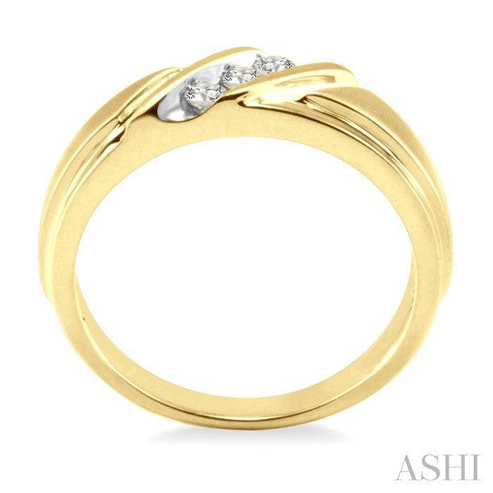 1/8 Ctw Round Cut Diamond Women's Ring in 14K Yellow Gold