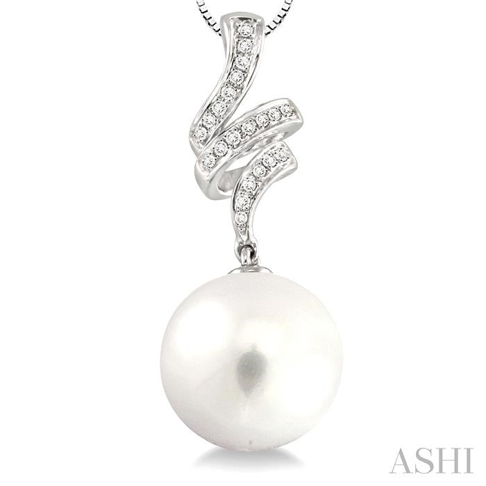 10 MM Cultured Pearl and 1/8 Ctw Round Cut Diamond Pendant in 14K White Gold with Chain