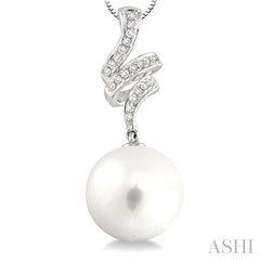 10 MM Cultured Pearl and 1/8 Ctw Round Cut Diamond Pendant in 14K White Gold with Chain