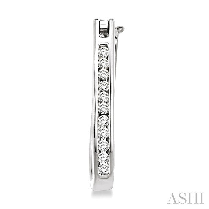 1/4 Ctw Round Cut Diamond Hoop Earrings in 10K White Gold