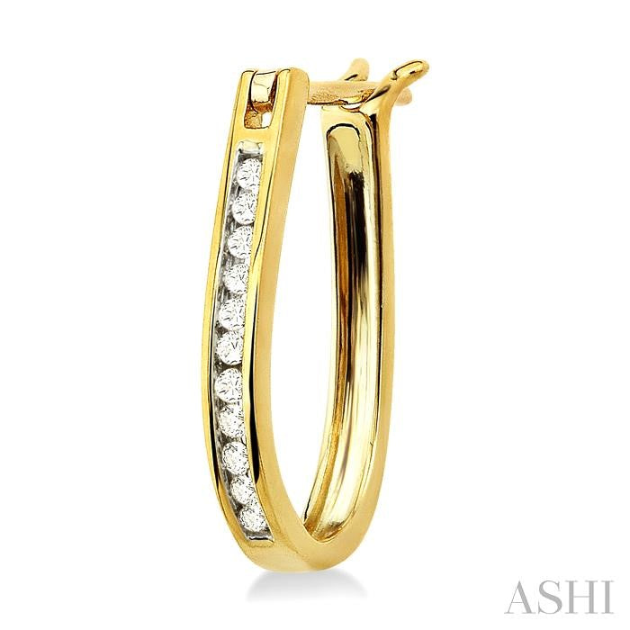 1/4 Ctw Round Cut Diamond Hoop Earrings in 10K Yellow Gold