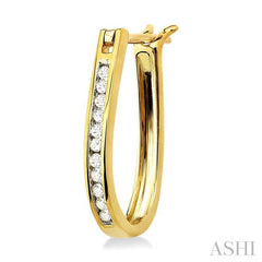 1/4 Ctw Round Cut Diamond Hoop Earrings in 10K Yellow Gold