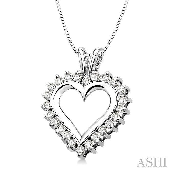1/2 Ctw Round Cut Diamond Heart Pendant in 14K White Gold with Chain