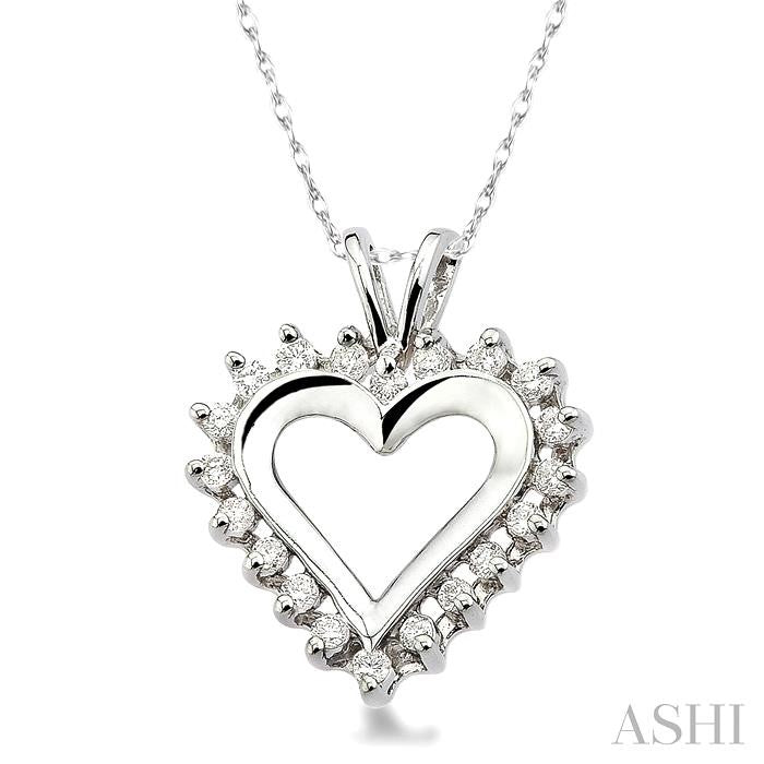 1/4 Ctw Round Cut Diamond Heart Pendant in 14K White Gold with Chain