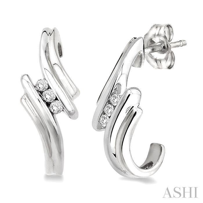 1/10 ctw Round Cut Diamond Earrings in 10K White Gold