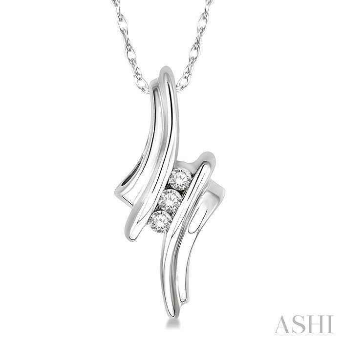 1/10 Ctw Round Cut Diamond Pendant in 10K White Gold with Chain