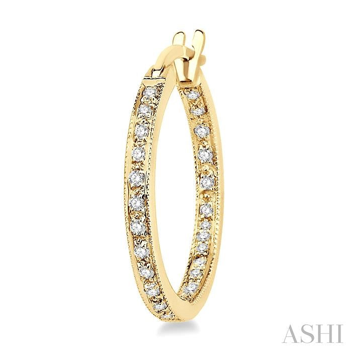 1/4 Ctw Round Cut Diamond Hoop Earrings in 14K Yellow Gold