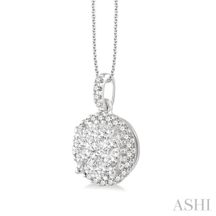 Round Shape Halo Lovebright Essential Diamond Pendant