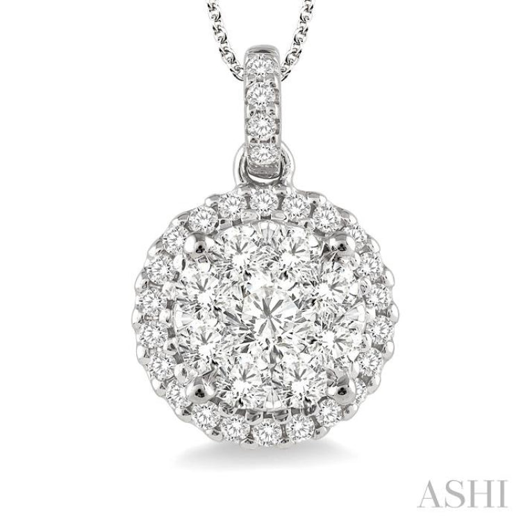 Round Shape Halo Lovebright Essential Diamond Pendant