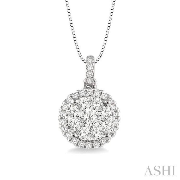 Round Shape Halo Lovebright Essential Diamond Pendant