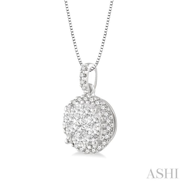 Round Shape Halo Lovebright Essential Diamond Pendant