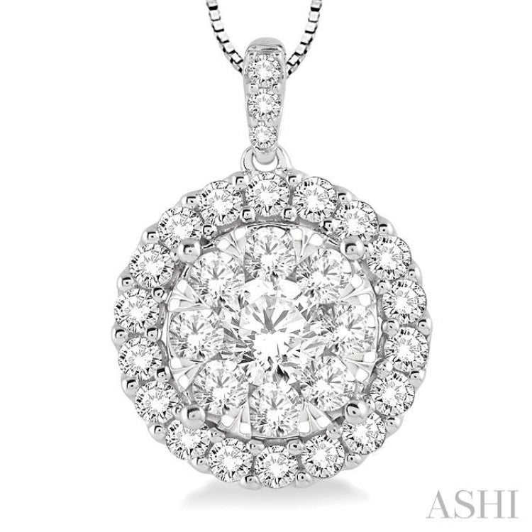 Round Shape Halo Lovebright Essential Diamond Pendant