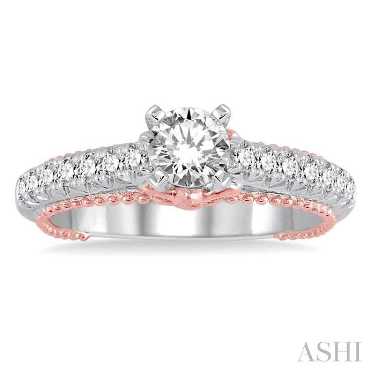 Round Shape Diamond Engagement Ring