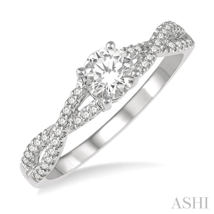 Round Shape Diamond Engagement Ring