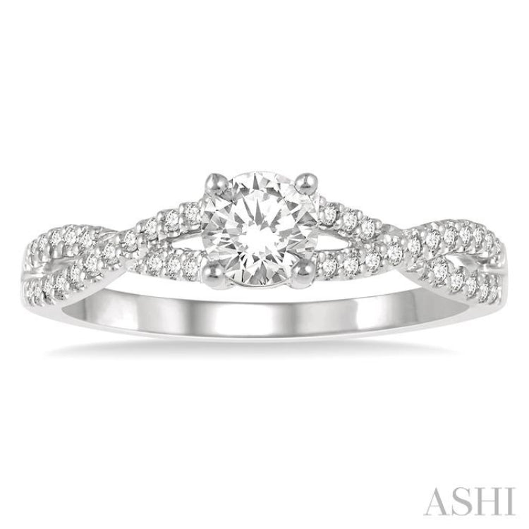 Round Shape Diamond Engagement Ring