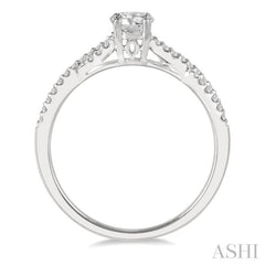 Round Shape Diamond Engagement Ring