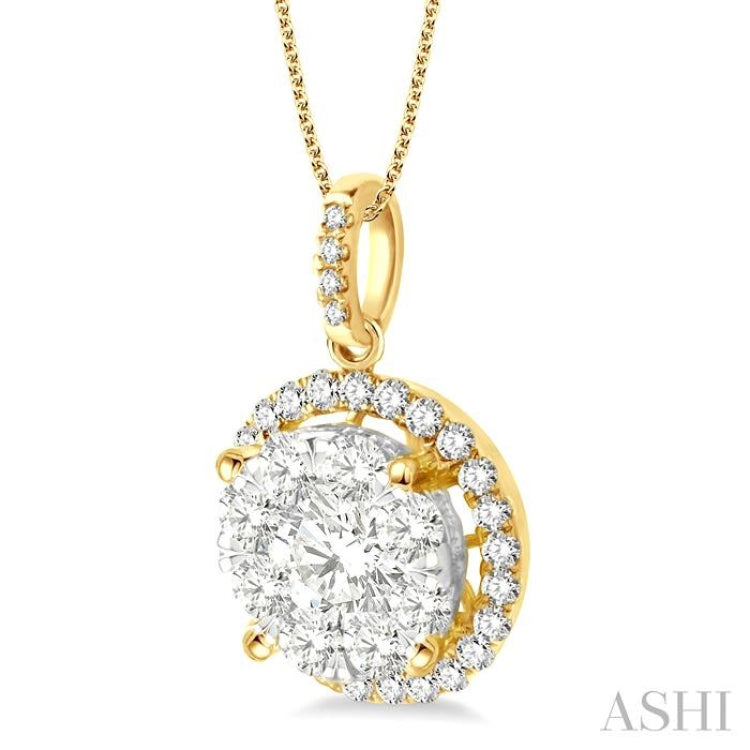 Round Shape Halo Lovebright Essential Diamond Pendant