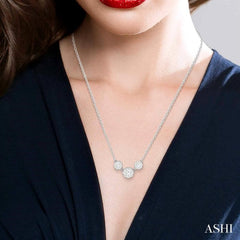 Round Shape Past Present & Future Lovebright Essential Diamond Necklace