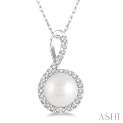 Pearl & Halo Diamond Fashion Pendant