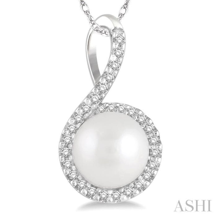 Pearl & Halo Diamond Fashion Pendant