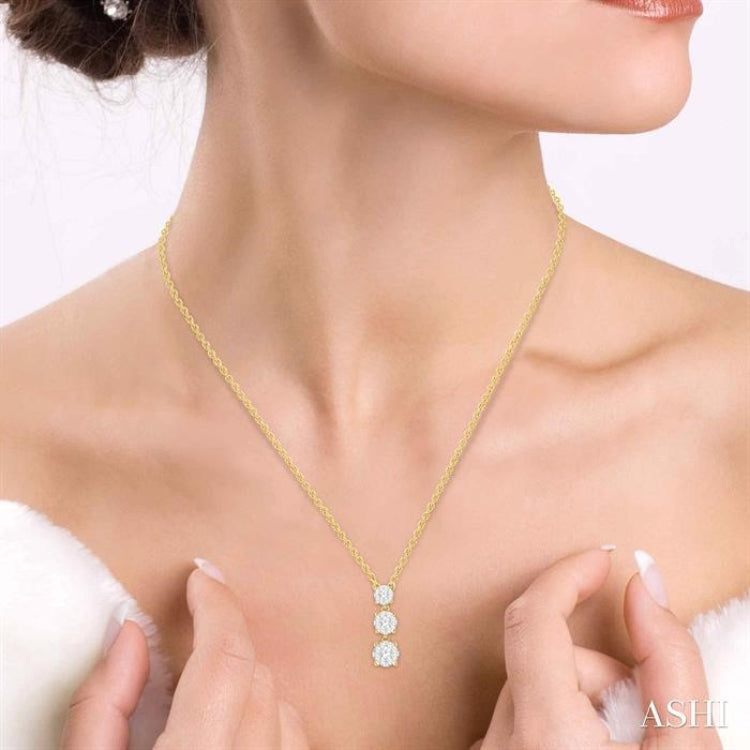 Round Shape Past Present & Future Lovebright Diamond Necklace