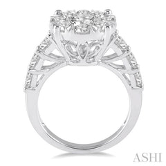 Lovebright Essential Diamond Engagement Ring