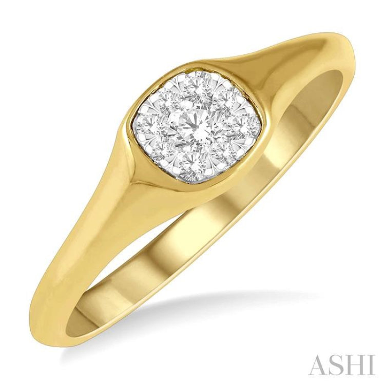 Cushion  Shape Lovebright Essential Diamond Signet Ring