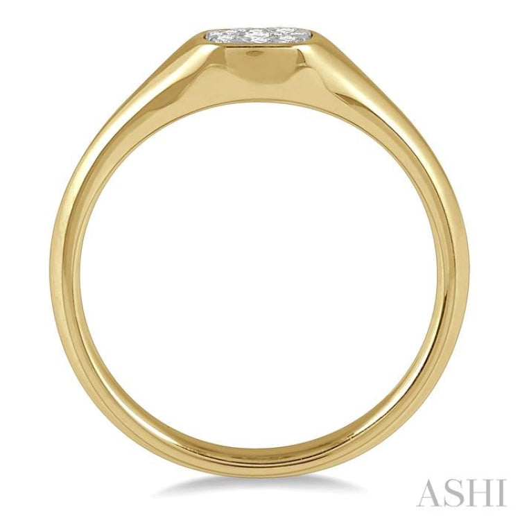 Cushion  Shape Lovebright Essential Diamond Signet Ring