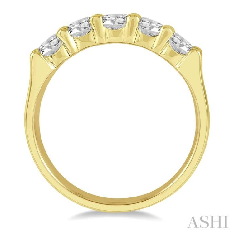 1 Ctw 5 Stone Round Cut Diamond Wedding Band in 14K Yellow Gold