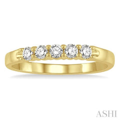Round Shape 5 Stone Diamond Wedding Band