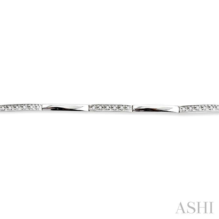 1/4 Ctw Round Cut Diamond Bracelet in 14K White Gold