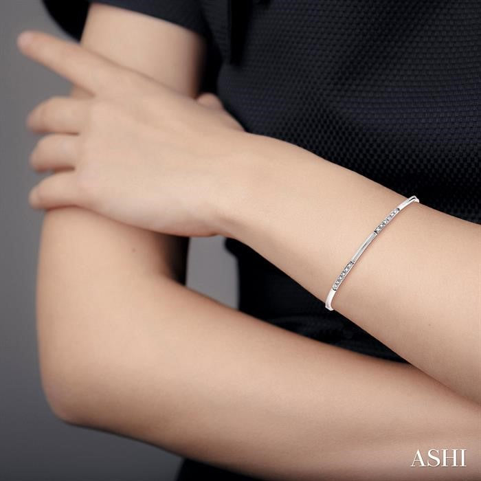 1/4 Ctw Round Cut Diamond Bracelet in 10K White Gold