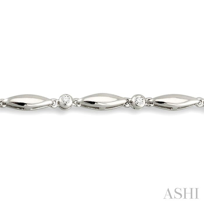 1/4 ctw Boat Shape Round Cut Diamond Bracelet in 10K White Gold