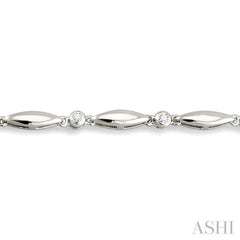 1/4 ctw Boat Shape Round Cut Diamond Bracelet in 10K White Gold