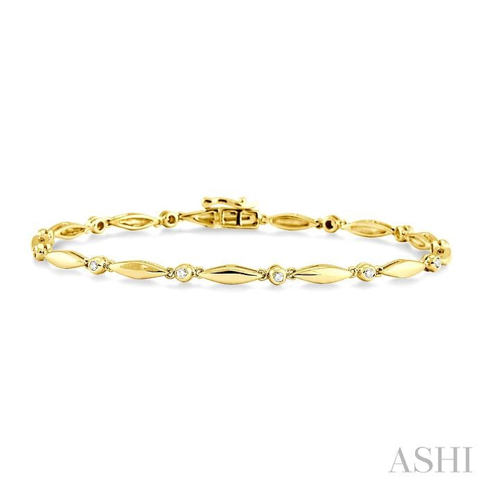 1/4 ctw Boat Shape Round Cut Diamond Bracelet in 10K Yellow Gold