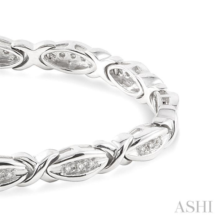 1/6 Ctw 'X' Shape Round Cut Diamond Bracelet in Sterling Silver
