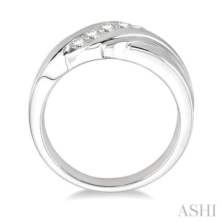 1/20 Ctw Round Cut Diamond Men's Ring in Sterling Silver